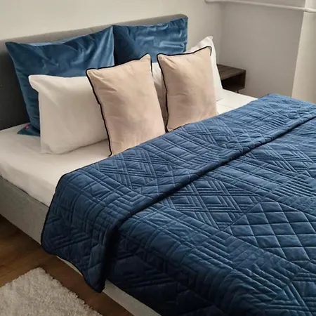 Old Tenement Appartement *